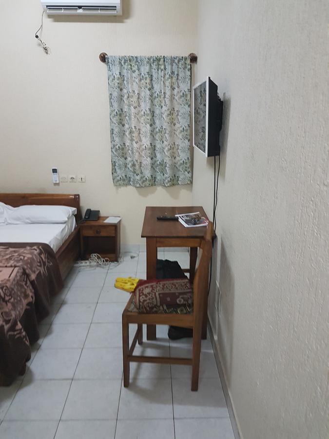 Hotel Ecole Avenida โลเม ภายนอก รูปภาพ