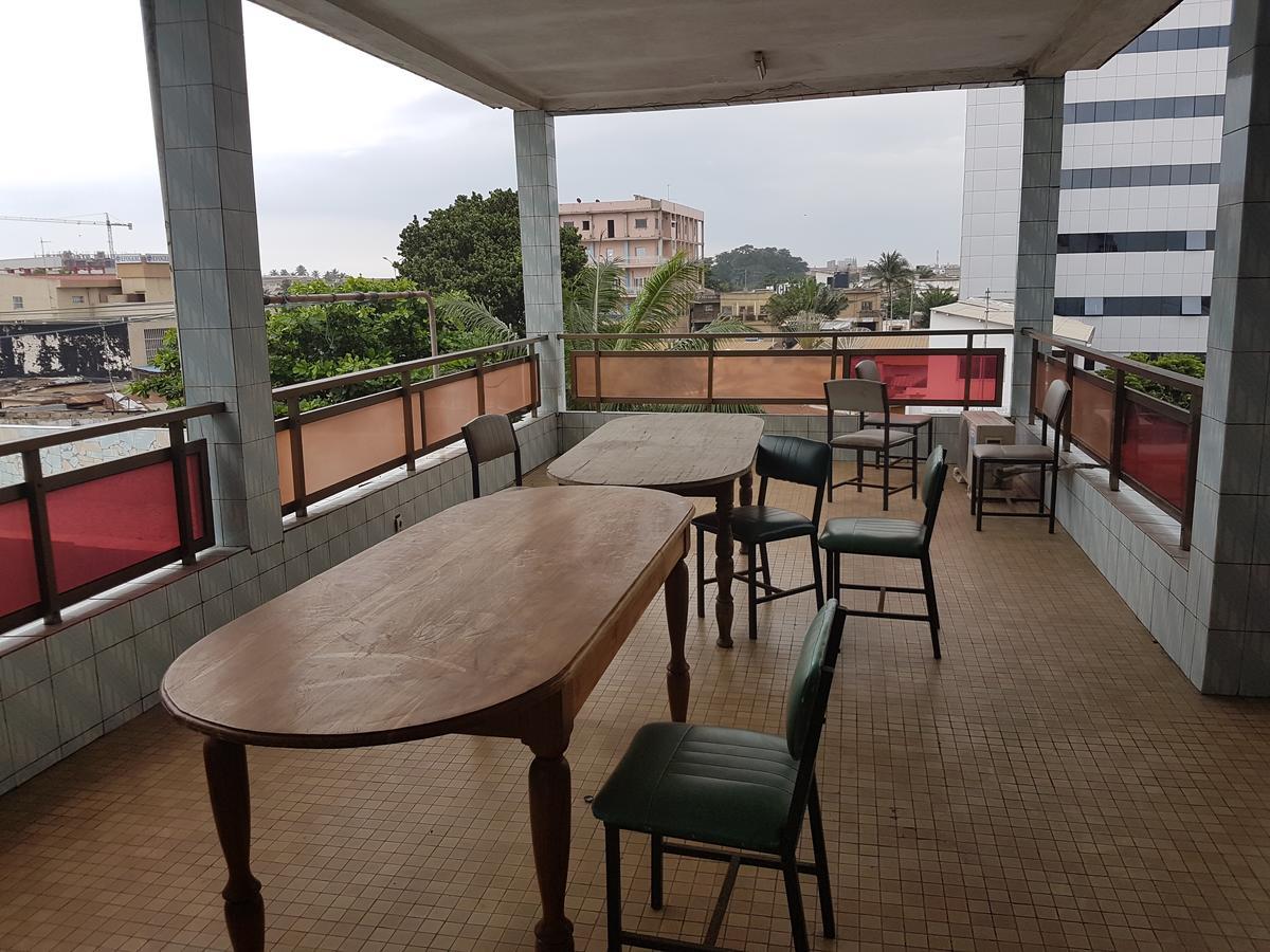 Hotel Ecole Avenida โลเม ภายนอก รูปภาพ